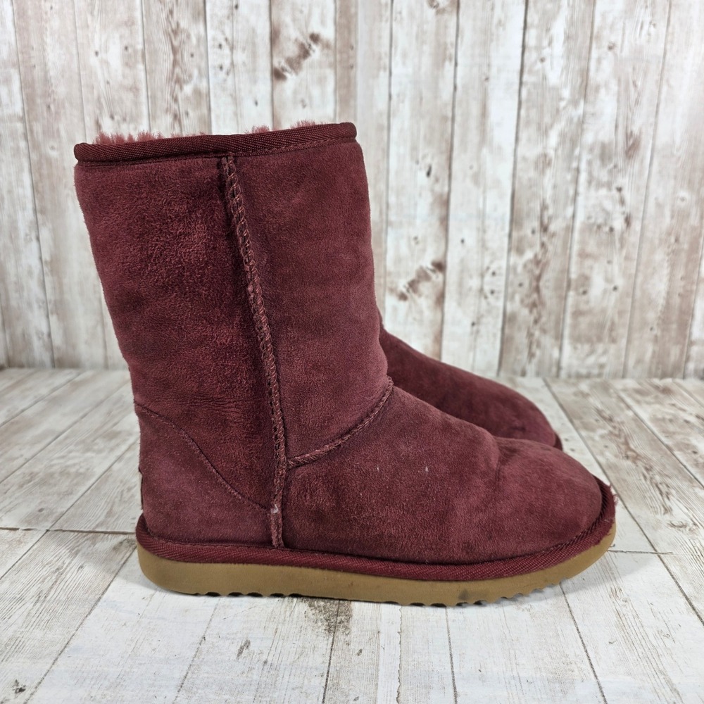 UGG Australia Classic Short 5825 Burgundy Suede Sheepskin Boots Womens Size 6